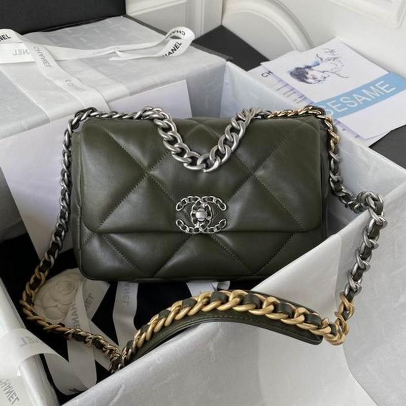 Chanel Handbags 559